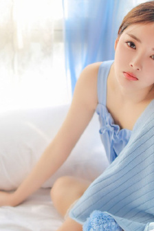 丁字裤少妇露黑毛
